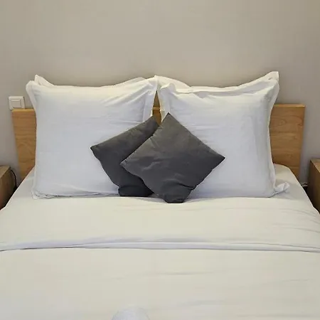 T2 Avec Piscine Aux Portes De La De Cupabia * Serra-di-Ferro (Corsica)